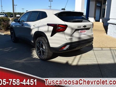 New 2026 Chevrolet Trax RS w/ Driver Confidence Package image 7