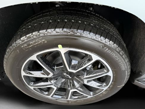 New 2026 Chevrolet Suburban RST image 24