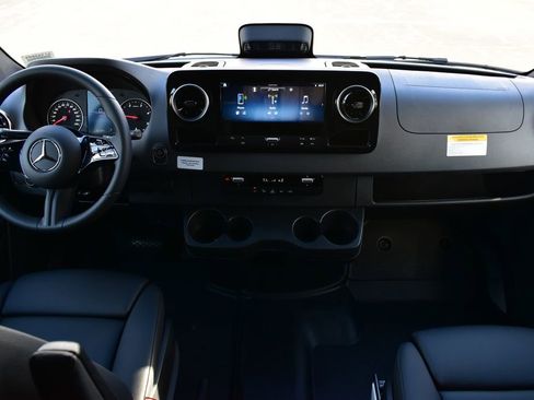 New 2025 Mercedes-Benz Sprinter 2500 image 23