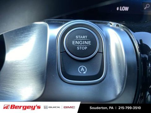 Used 2023 Mercedes-Benz GLB 250 4MATIC image 20