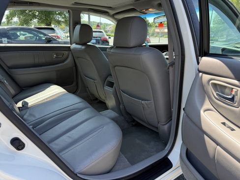 Used 2000 Toyota Avalon XL image 15