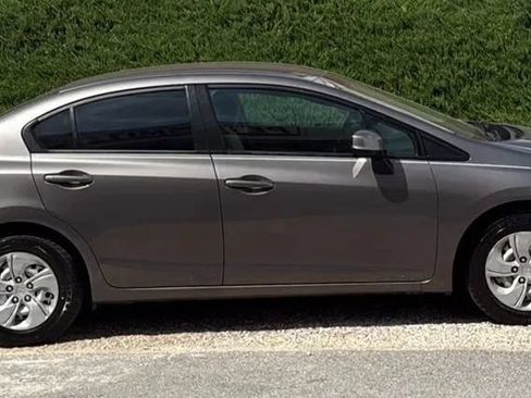 Used 2013 Honda Civic LX image 5