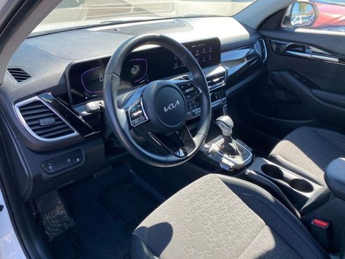 Used 2025 Kia Seltos S image 34