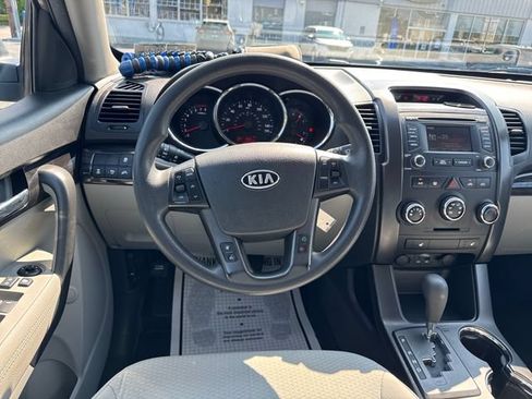Used 2013 Kia Sorento LX w/ Convenience Pkg AWD/4WD image 14