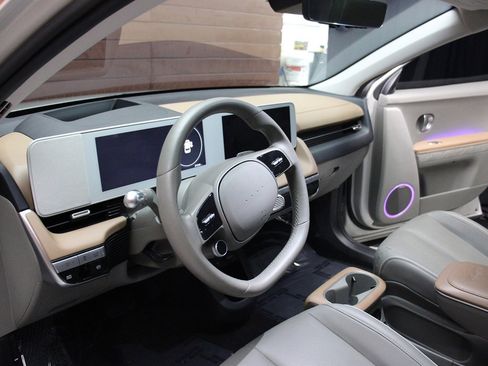 Used 2024 Hyundai Ioniq 5 Limited image 15