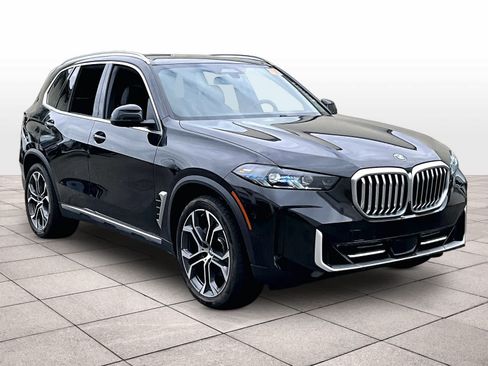 Used 2025 BMW X5 xDrive40i AWD/4WD image 2