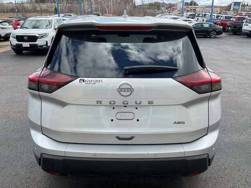 Used 2025 Nissan Rogue SV AWD/4WD image 6