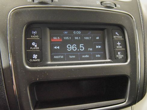 Used 2019 Dodge Journey SE image 13