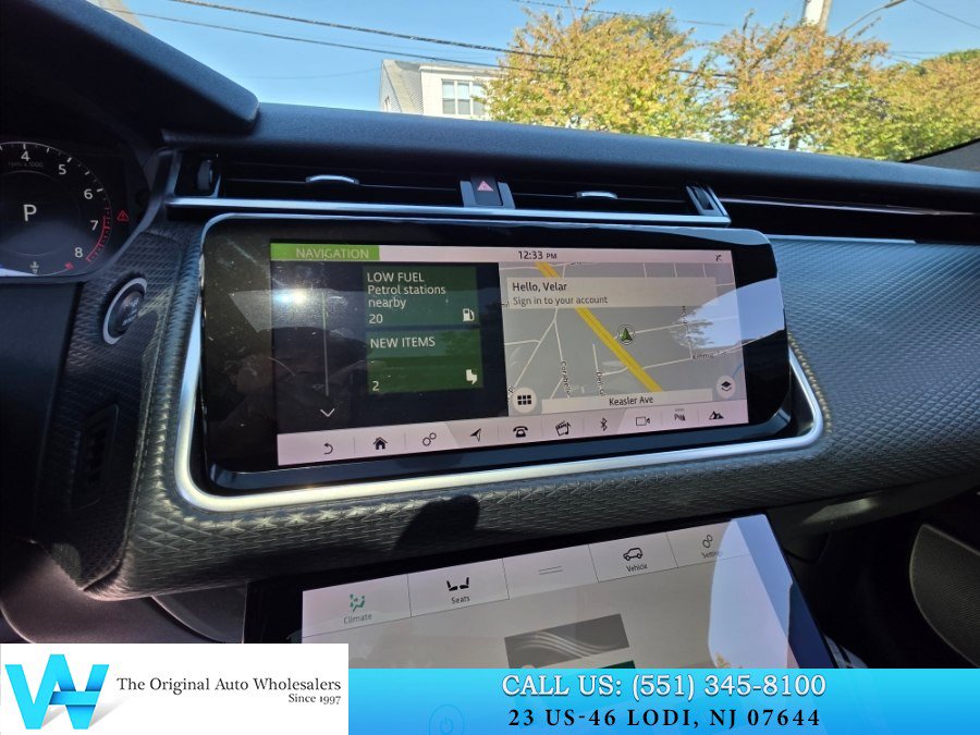 Used 2018 Land Rover Range Rover Velar R-Dynamic SE AWD/4WD image 19