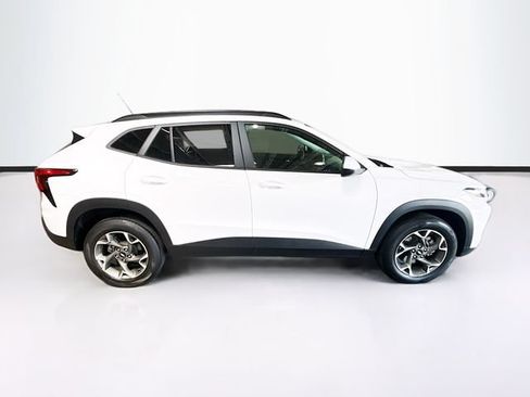 Used 2024 Chevrolet Trax LT FWD image 5
