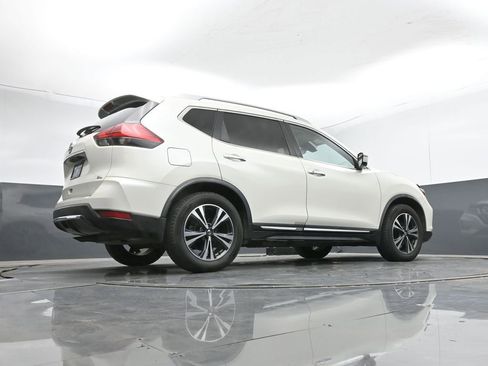 Used 2017 Nissan Rogue SL w/ SL Premium Package image 49