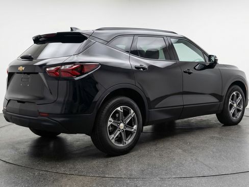 Used 2025 Chevrolet Blazer LT FWD image 9