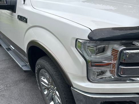 Used 2018 Ford F150 Lariat w/ Equipment Group 502A Luxury AWD/4WD image 3