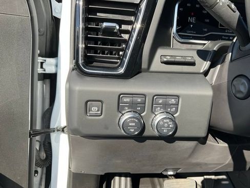 Used 2024 GMC Sierra 1500 Denali w/ Denali Reserve Package AWD/4WD image 10