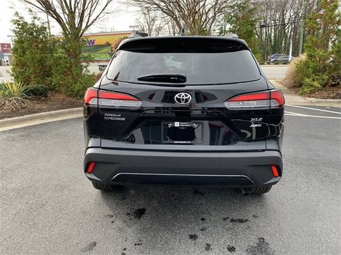 Used 2026 Toyota Corolla Cross XLE image 7