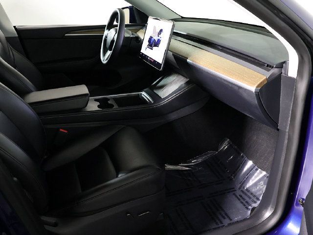Used 2024 Tesla Model Y Long Range AWD/4WD image 33