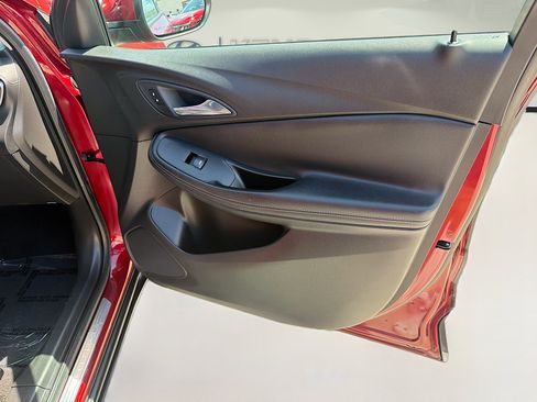 Used 2022 Buick Encore GX Essence w/ Experience Buick Package FWD image 30