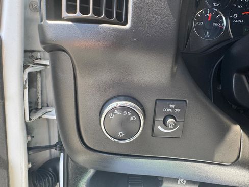 Used 2017 Chevrolet Express 3500 Extended RWD image 31