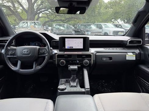Used 2025 Toyota Tacoma SR5 AWD/4WD image 18