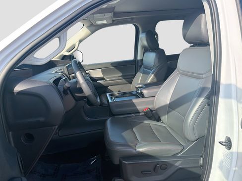 Used 2025 Ford Expedition Active AWD/4WD image 13