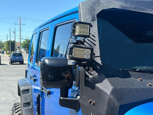 Used 2015 Jeep Wrangler Unlimited Sahara AWD/4WD image 37