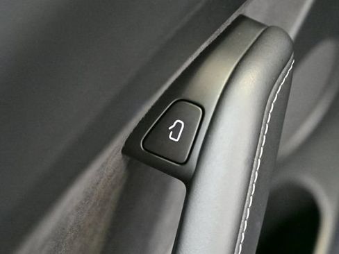 Used 2023 Tesla Model 3 Standard Range RWD image 47