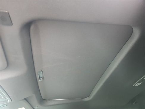 Used 2021 Chevrolet Silverado 1500 High Country w/ Technology Package image 19