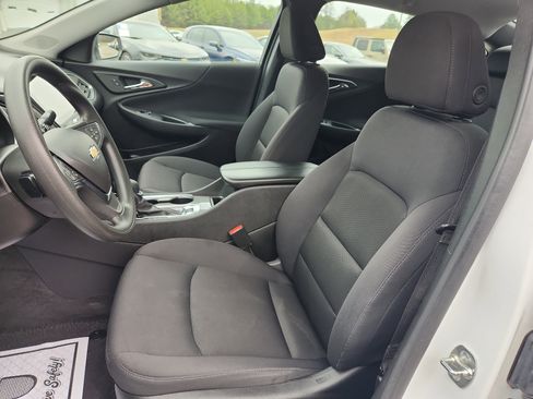 Used 2025 Chevrolet Malibu LT image 23