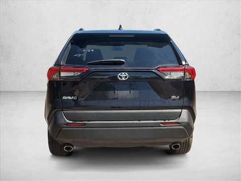 Used 2025 Toyota RAV4 XLE FWD image 7