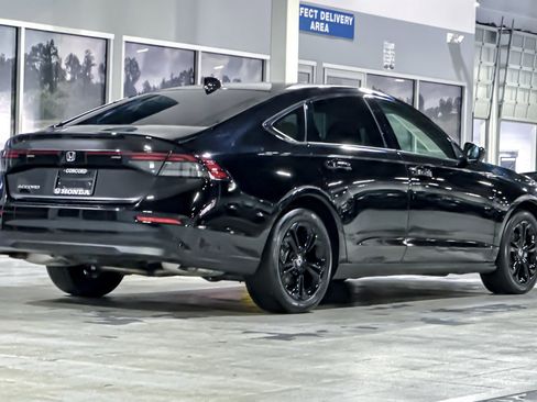 Used 2025 Honda Accord SE image 8