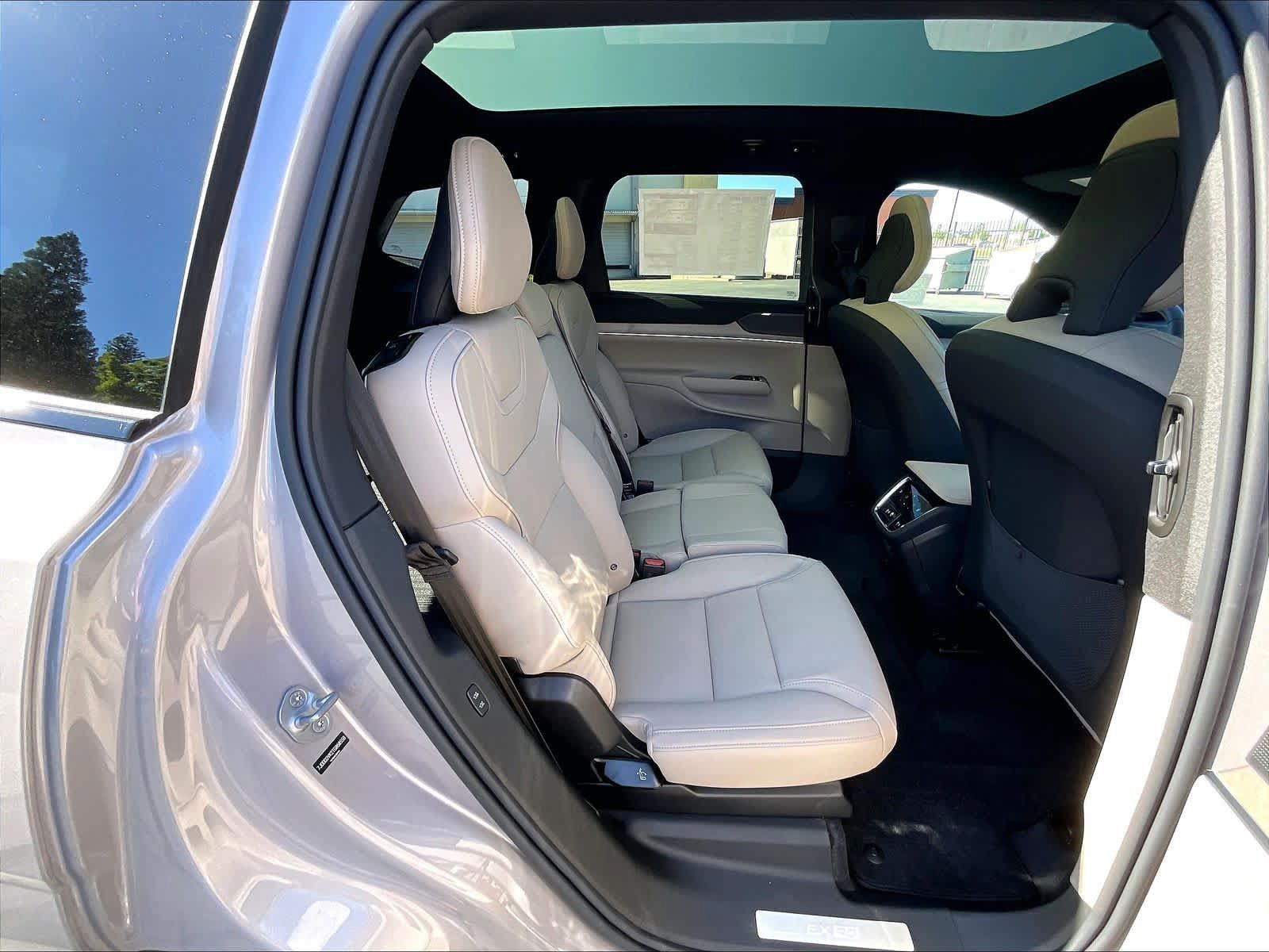 New 2026 Volvo EX90 Plus RWD image 27
