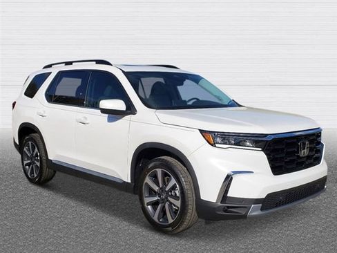 New 2025 Honda Pilot Touring image 6