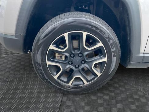 Used 2020 Jeep Compass Trailhawk AWD/4WD image 32