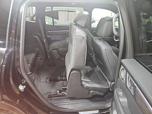 Certified 2025 Buick Enclave Avenir w/ Super Cruise Package image 34