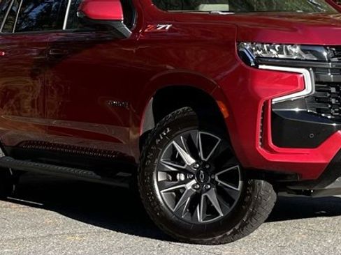 Used 2021 Chevrolet Tahoe Z71 w/ Z71 Signature Package image 12