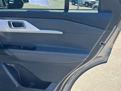 Certified 2025 Ford Explorer Active RWD image 12
