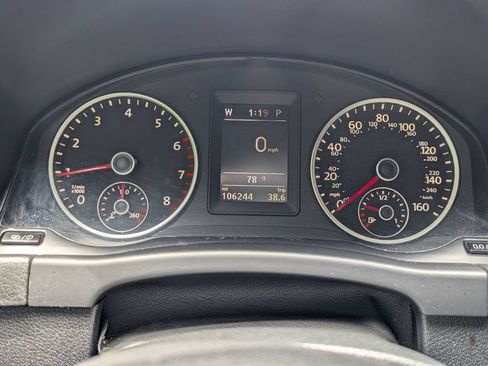 Used 2017 Volkswagen Tiguan Sport FWD image 20