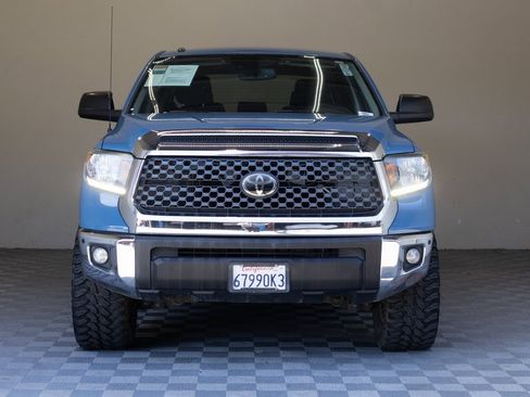 Used 2019 Toyota Tundra SR5 w/ SR5 Convenience Package image 4