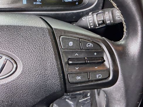 Used 2024 Hyundai Venue Limited FWD image 15