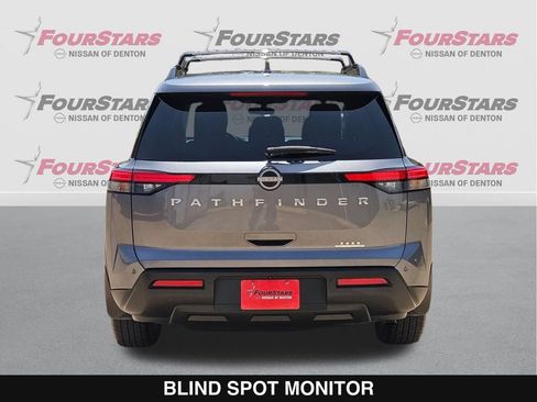 Used 2025 Nissan Pathfinder SV FWD image 5
