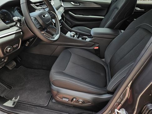 New 2026 Jeep Grand Cherokee L Laredo AWD/4WD image 14
