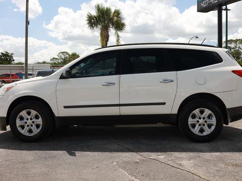 Used 2012 Chevrolet Traverse LS FWD image 3