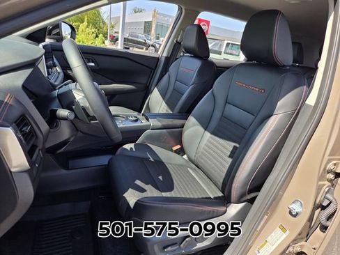 Used 2026 Nissan Rogue SV AWD/4WD image 8