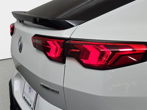 Used 2025 BMW X2 xDrive28i w/ M Sport Package image 35