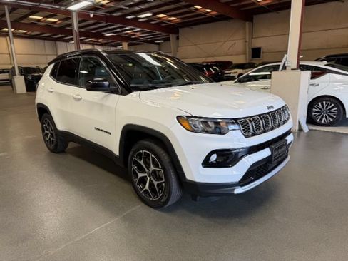 Used 2025 Jeep Compass Limited AWD/4WD image 7