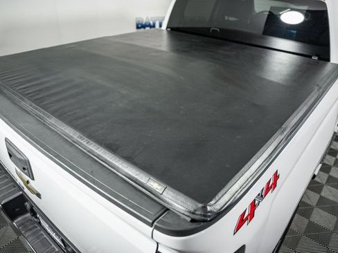 Used 2018 Chevrolet Silverado 1500 LT w/ LT Eassist Package image 9