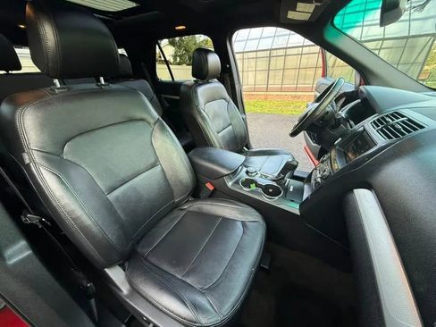 Used 2016 Ford Explorer XLT w/ Equipment Group 202A image 20