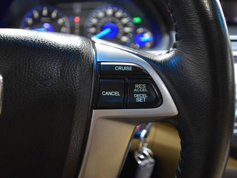 Used 2010 Honda Crosstour EX-L image 16
