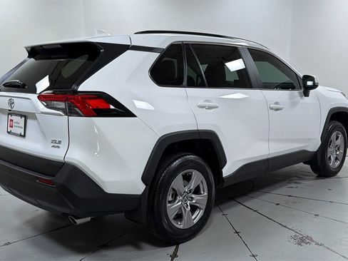 Used 2025 Toyota RAV4 XLE w/ Convenience Package image 5