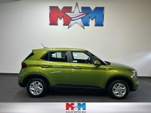 Used 2023 Hyundai Venue SE w/ Cargo Package FWD image 1